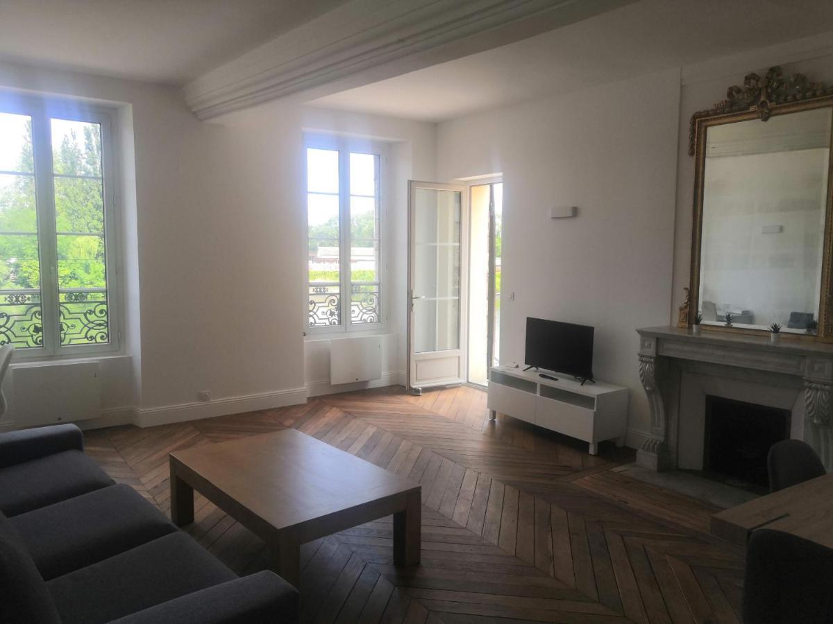 Grand 2P Terrasse Bord De Seine Apartment Mantes-la-Jolie Luaran gambar