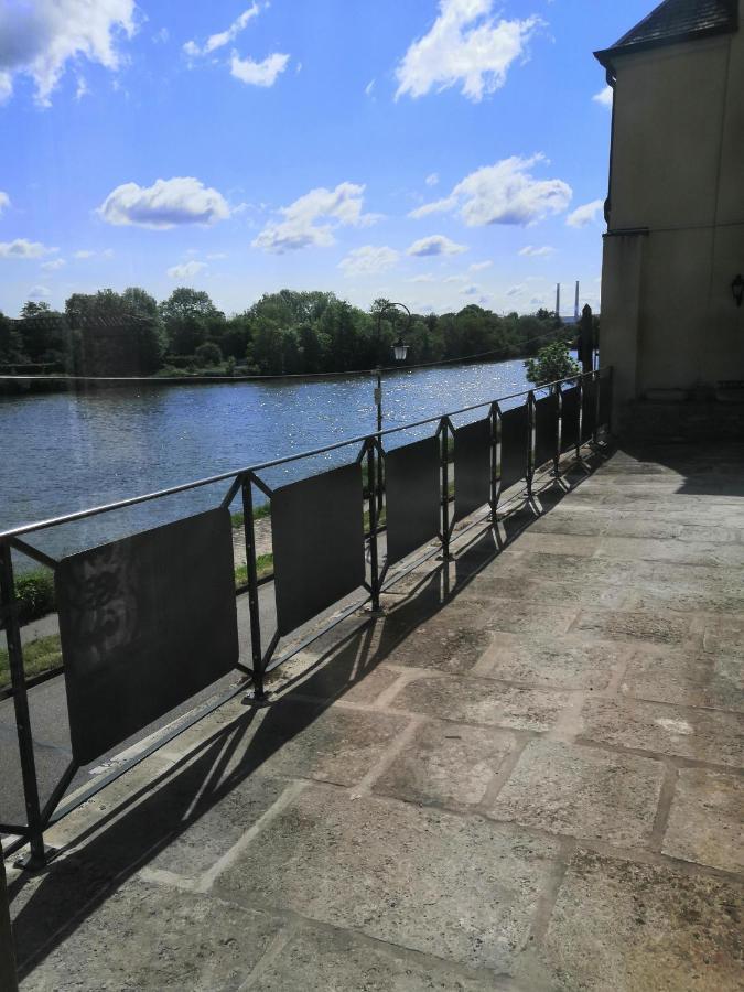 Grand 2P Terrasse Bord De Seine Apartment Mantes-la-Jolie Luaran gambar
